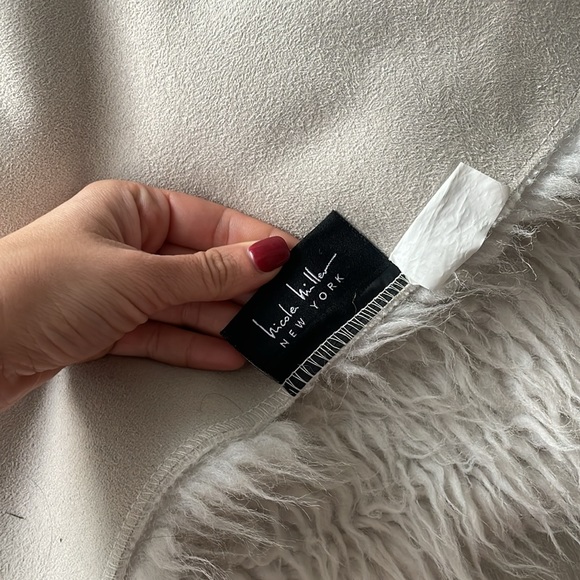 Nicole Miller white area rug fuzzy - Picture 5 of 6